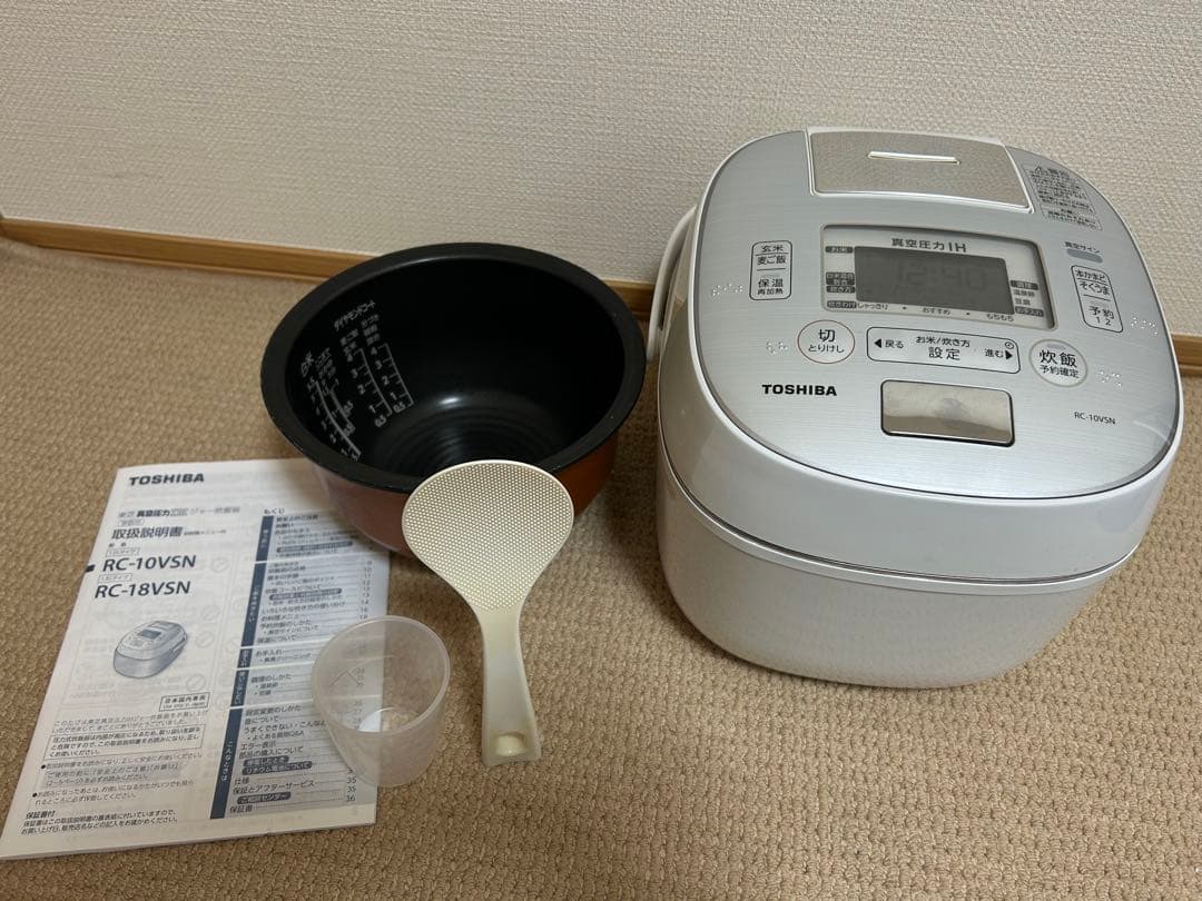東芝 TOSHIBA 炊飯器　RC-10VSN