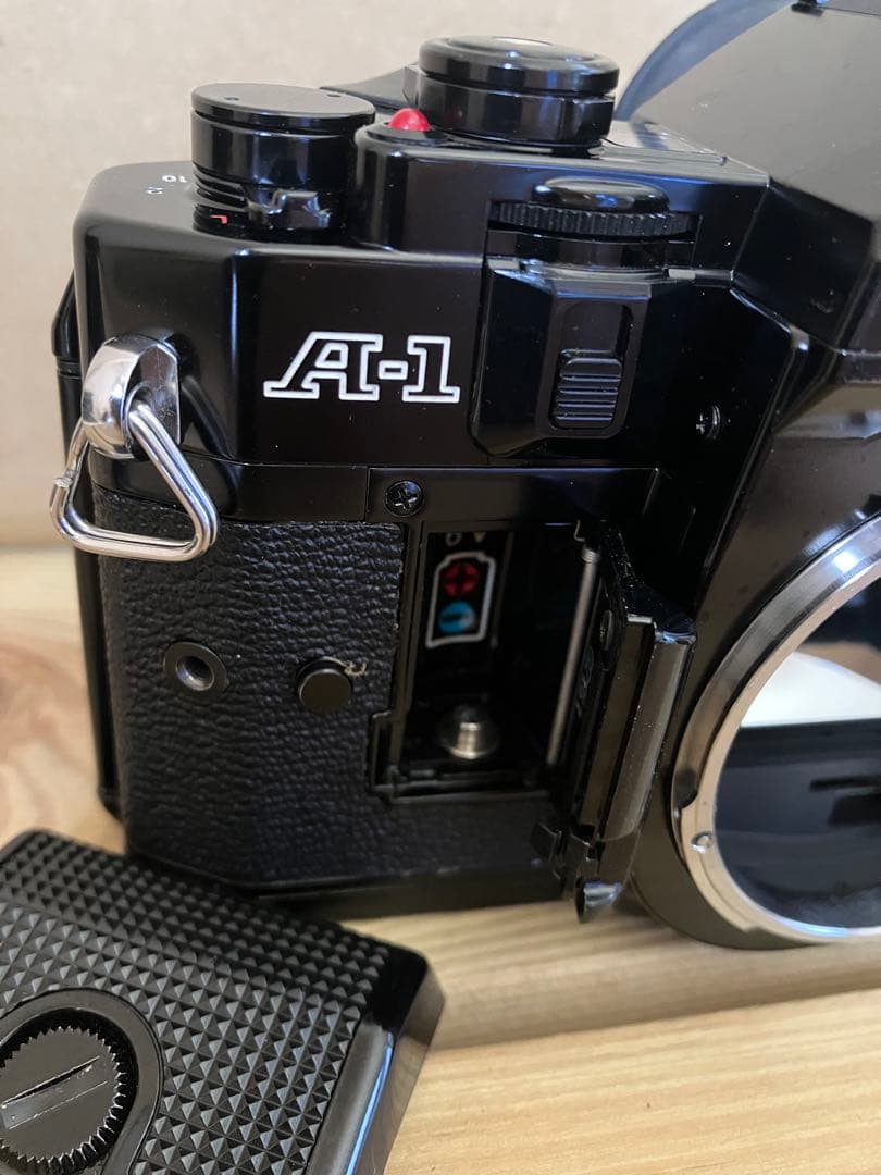 R*e様 Canon A-1 フィルム一眼レフカメラ 説明書、ストラップ付 極上