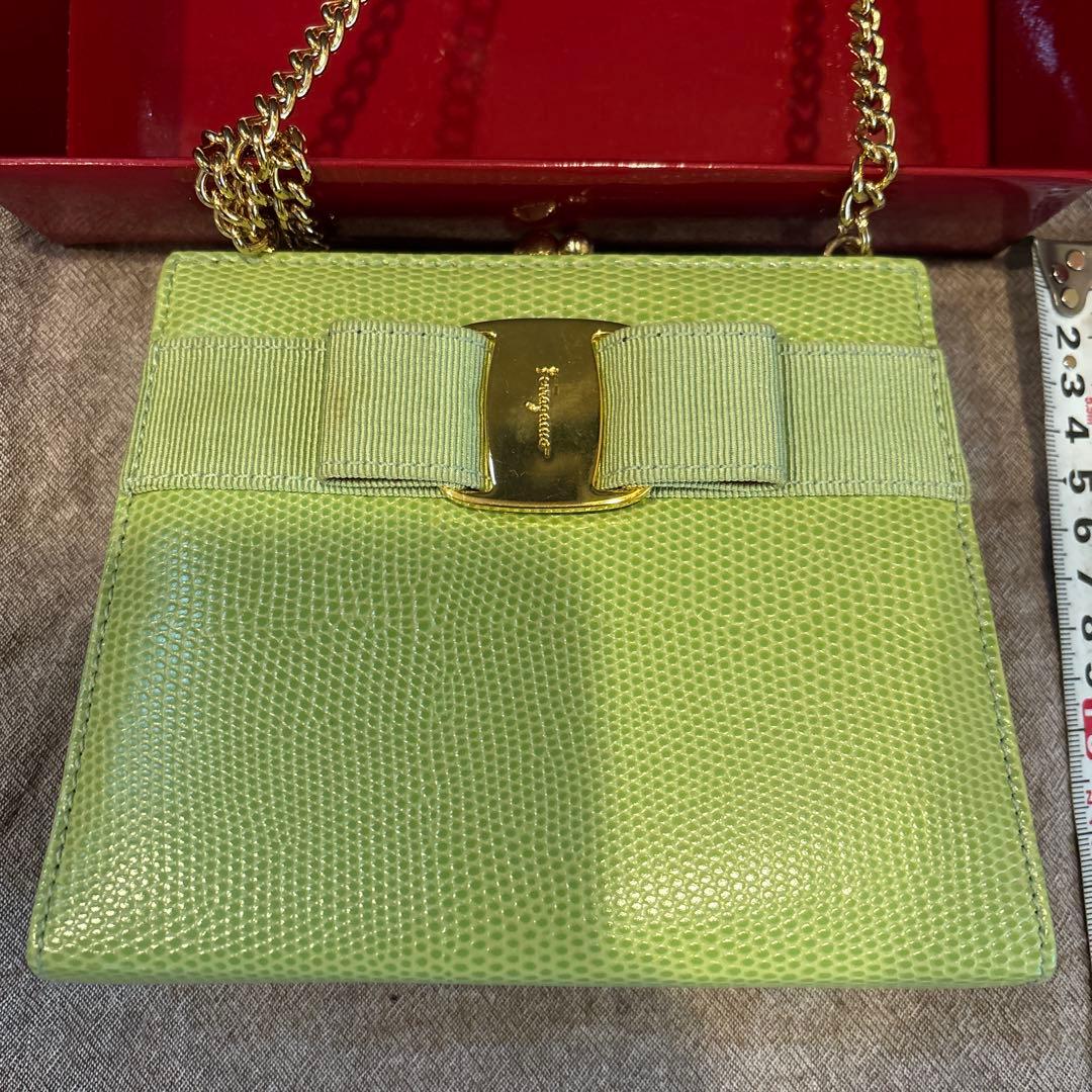 フェラガモ Ferragamo ショルダーバック グリーン ゴールドチ