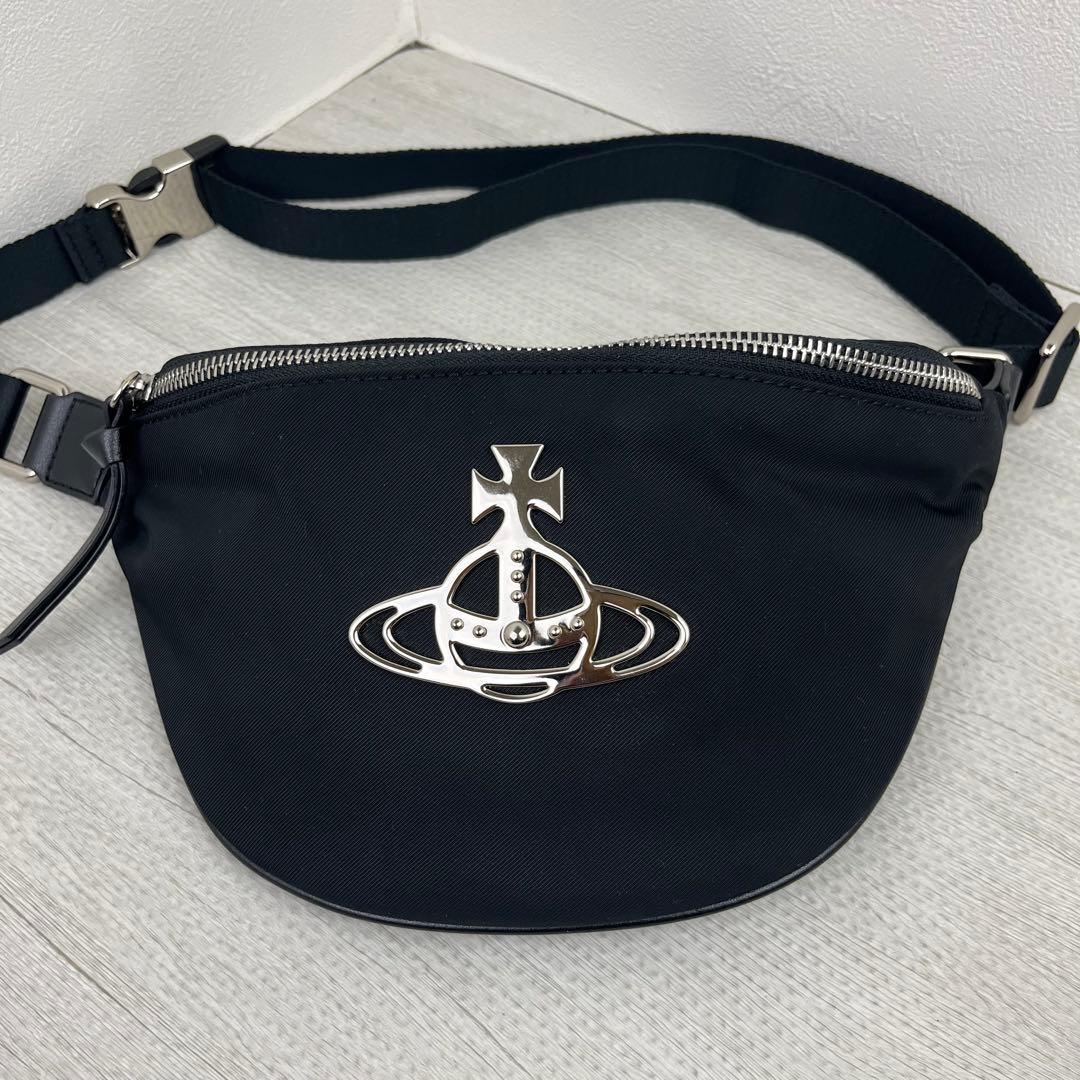 現行・未使用に近い✨ ヴィヴィアンウエストウッド ボディバッグ 金具 HILDA