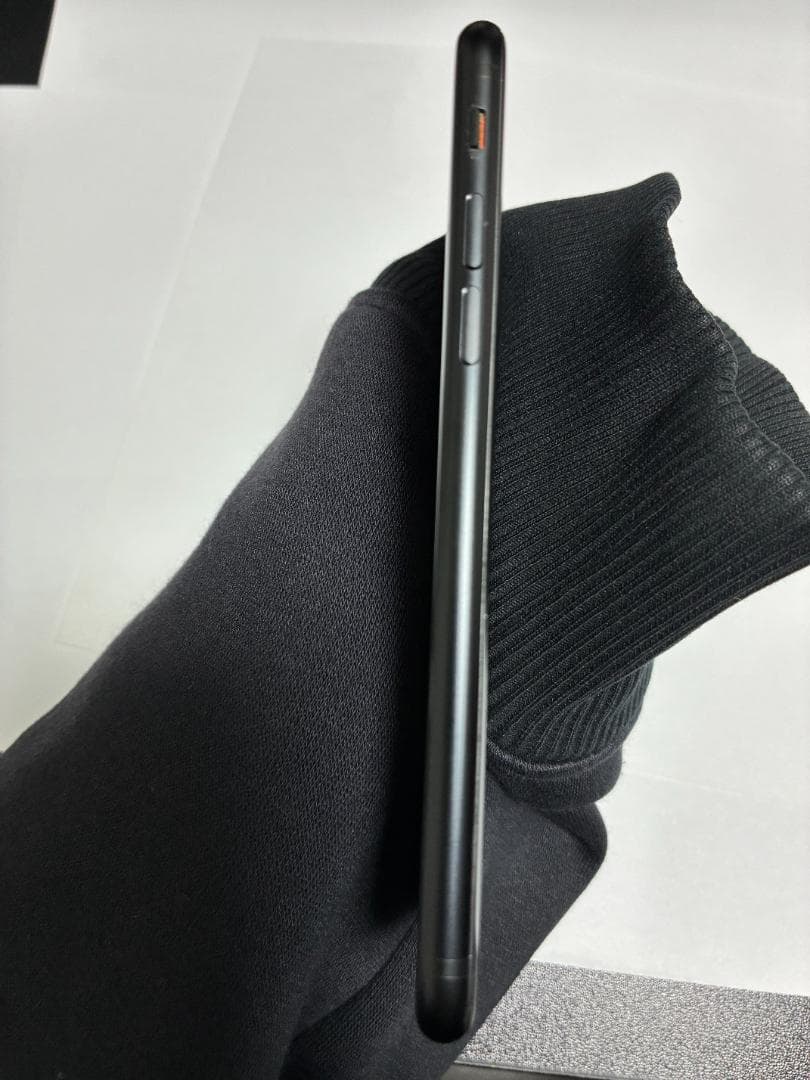 iPhoneSE 第2世代128GB SIMフリー black