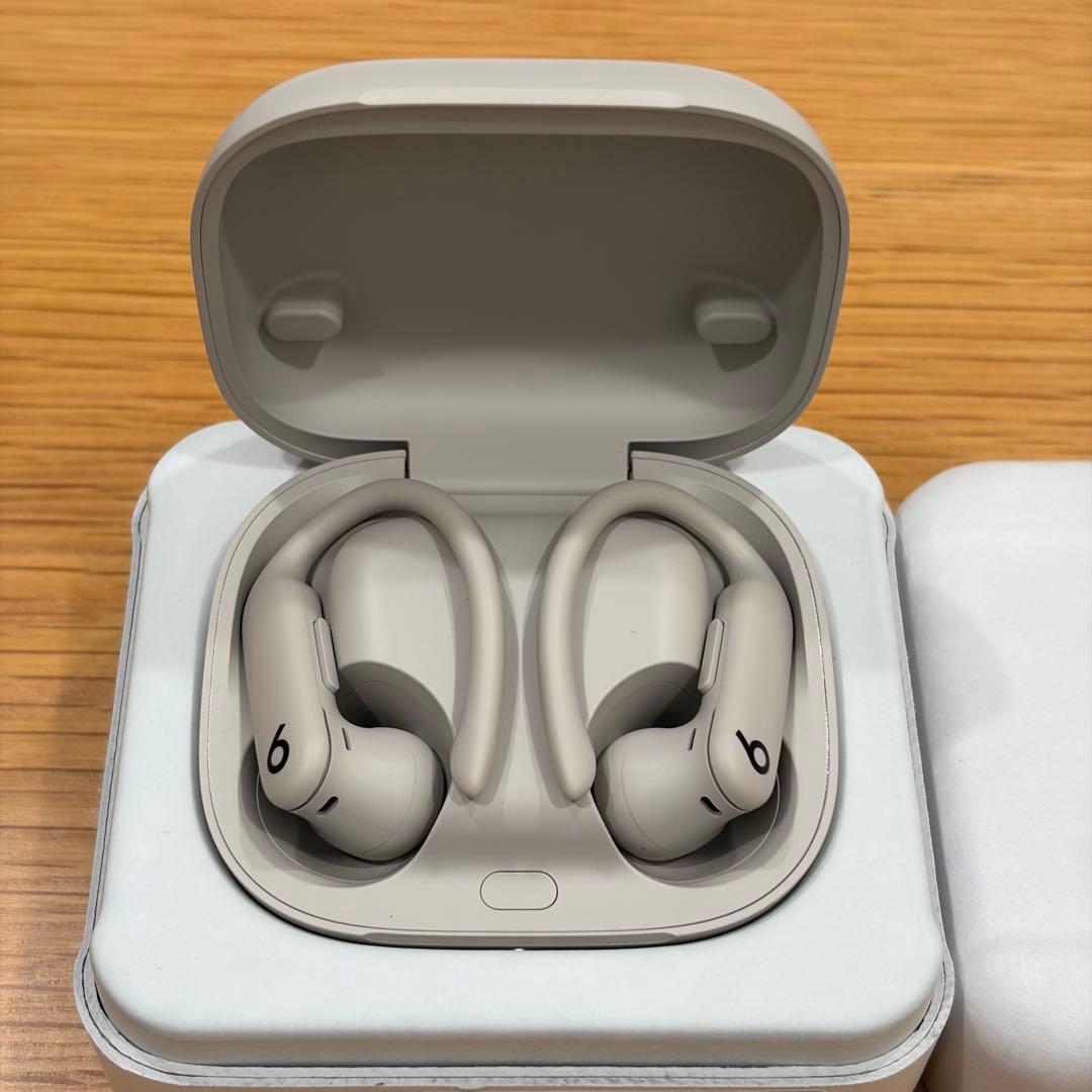 超美品 Power beats pro2 クイックサンド クリアーカバー付き