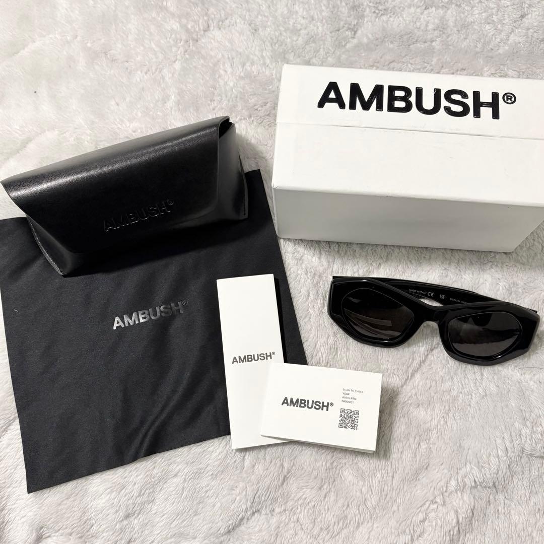 AMBUSH PRYZMAサングラス