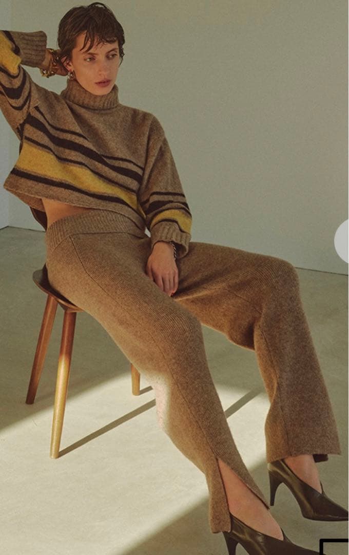 スタイリング　スリットニットパンツ