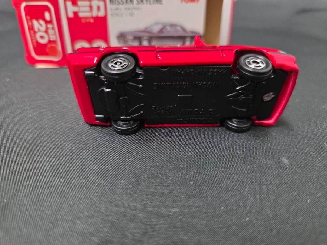 トミカ赤箱20スカイラインGTRとZのセット