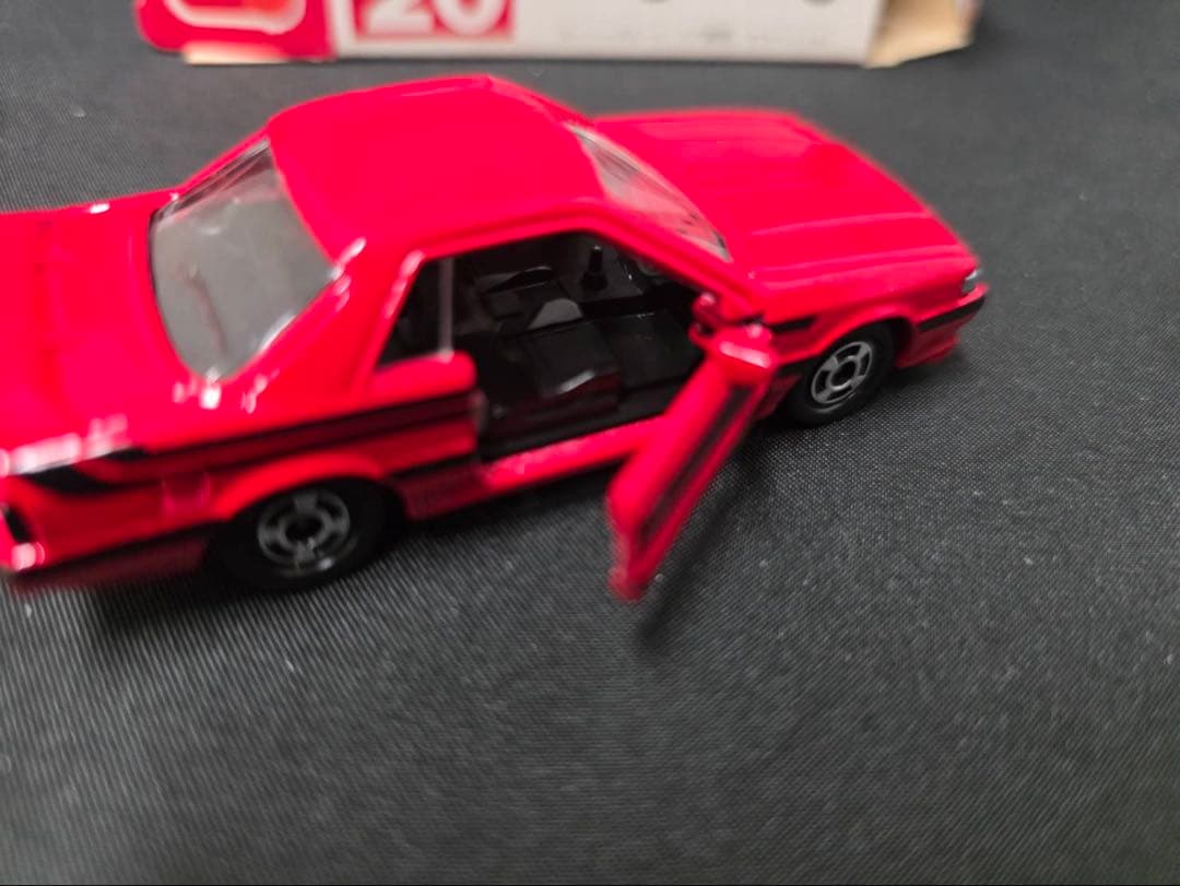 トミカ赤箱20スカイラインGTRとZのセット