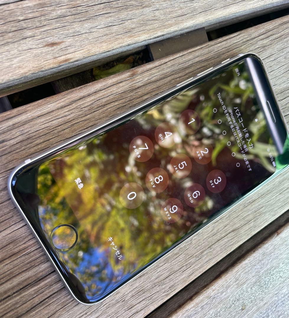 iPhone SE 第2世代 64GB ホワイト　SIMフリー