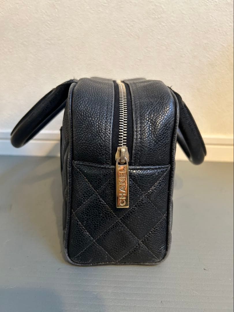 CHANEL ブラック ハンドバッグ キルティング