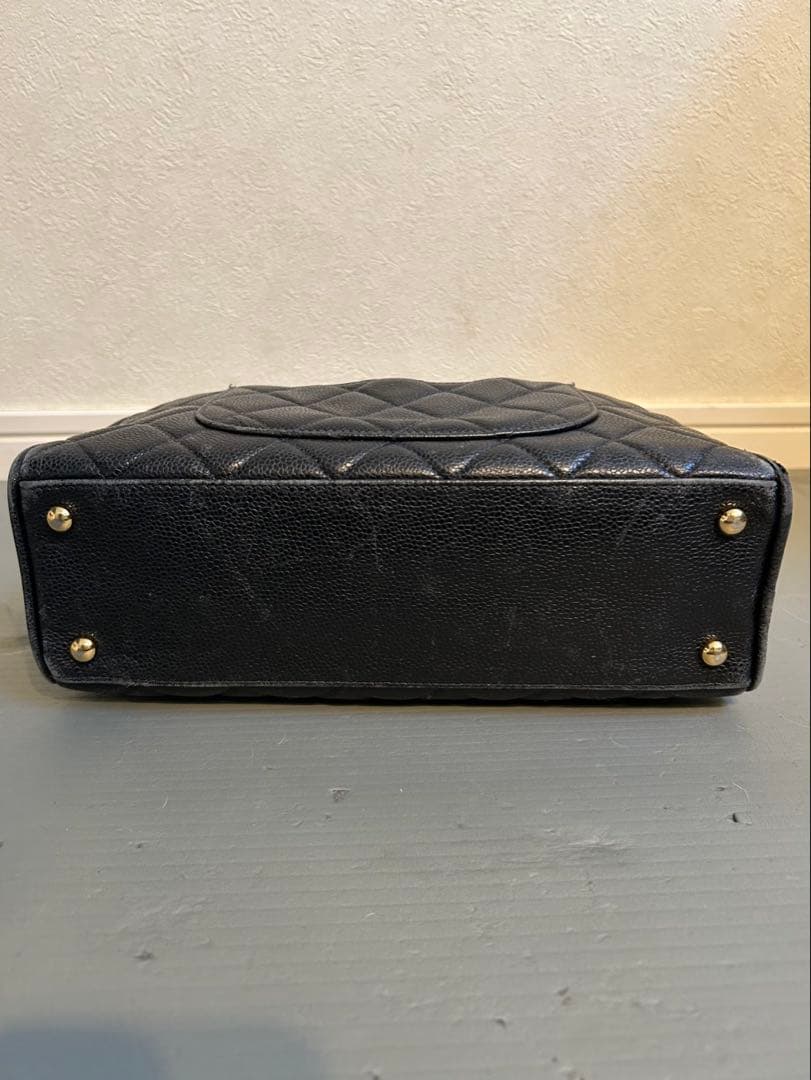 CHANEL ブラック ハンドバッグ キルティング