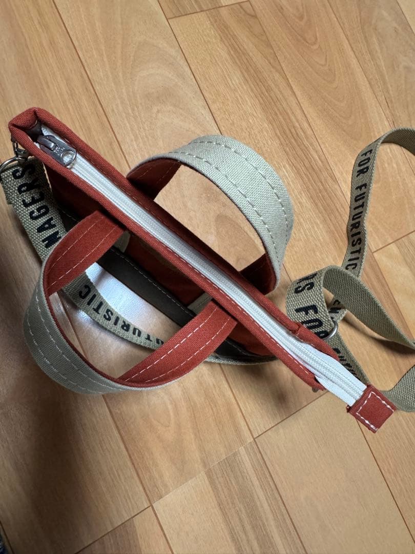 ヒューマンメイド　ショルダーバック