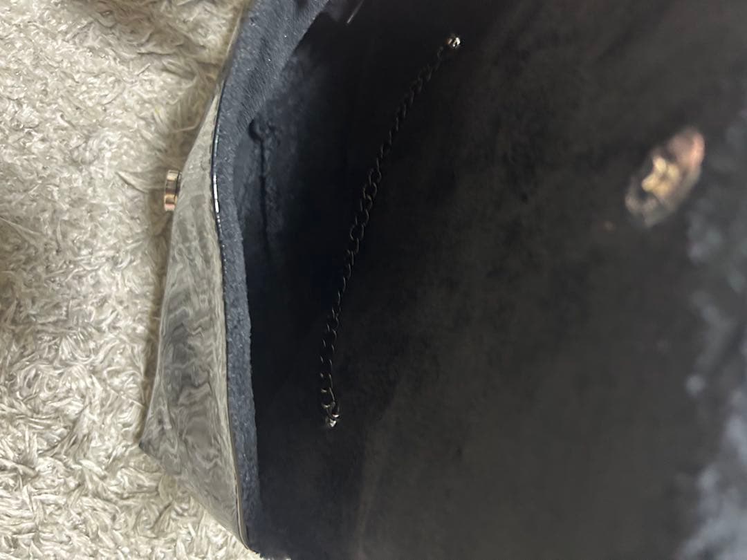 ②ノベルティ　シャネル　エナメル　チェーンバッグ