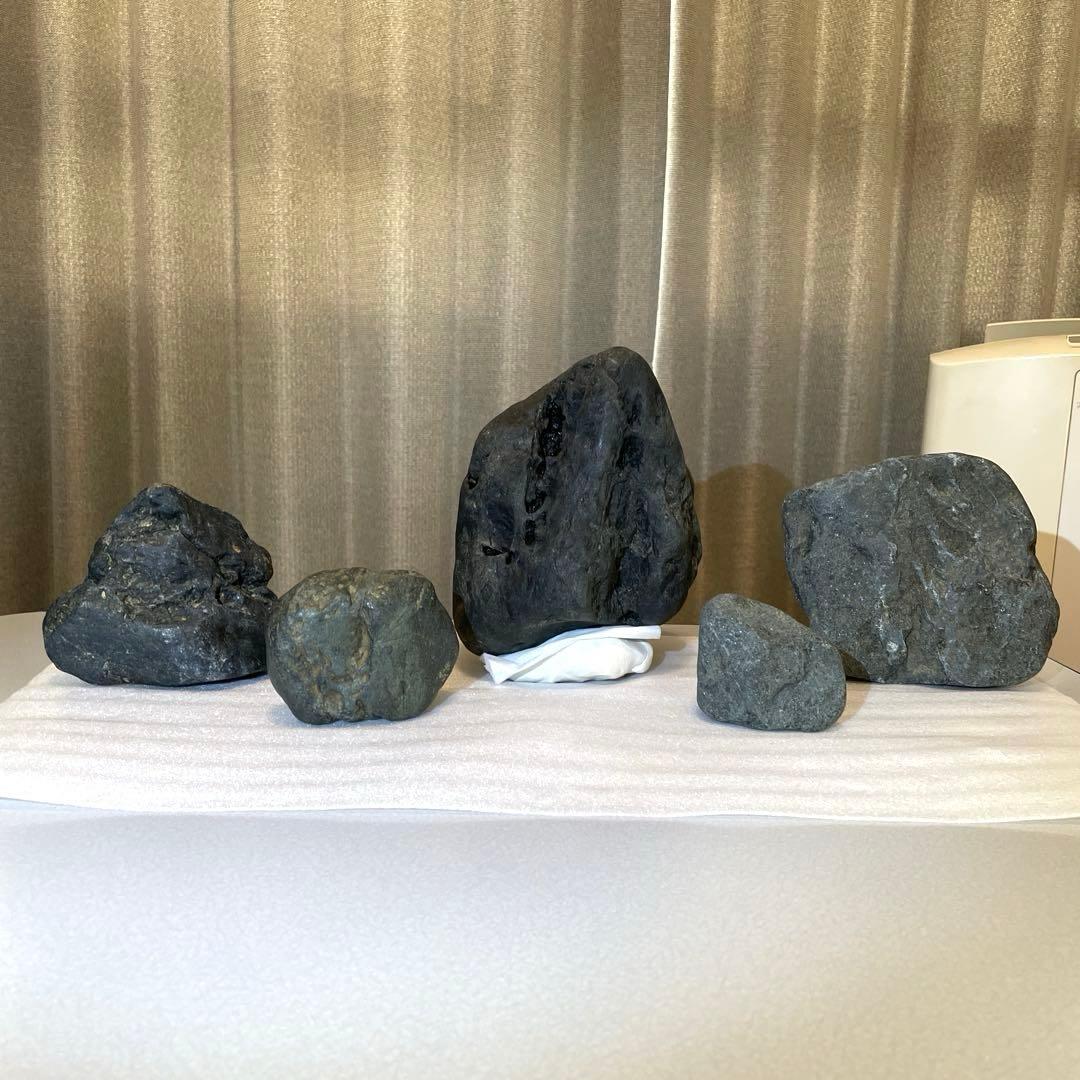 八海石　天然黒石　5個セット 水槽用レイアウト　10.7kg