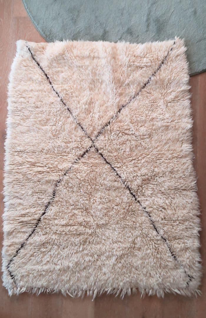 ベニワレン(モロッコ) アイボリー ウールラグ ダイヤモンド模様