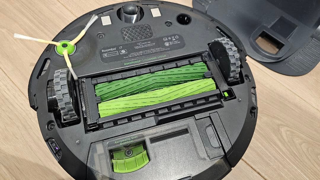 Roomba i7+ ロボット掃除機本体＋ステーション