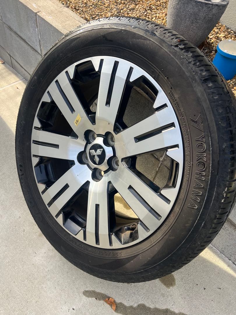 デリカD5後期 三菱純正18インチタイヤ＆ホイール4本セット