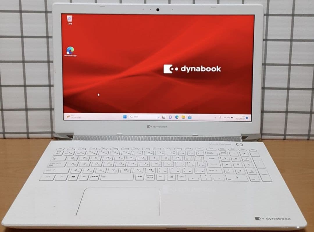 東芝 dynabook P1-X7MP-BW i7-8565U Blu-ray