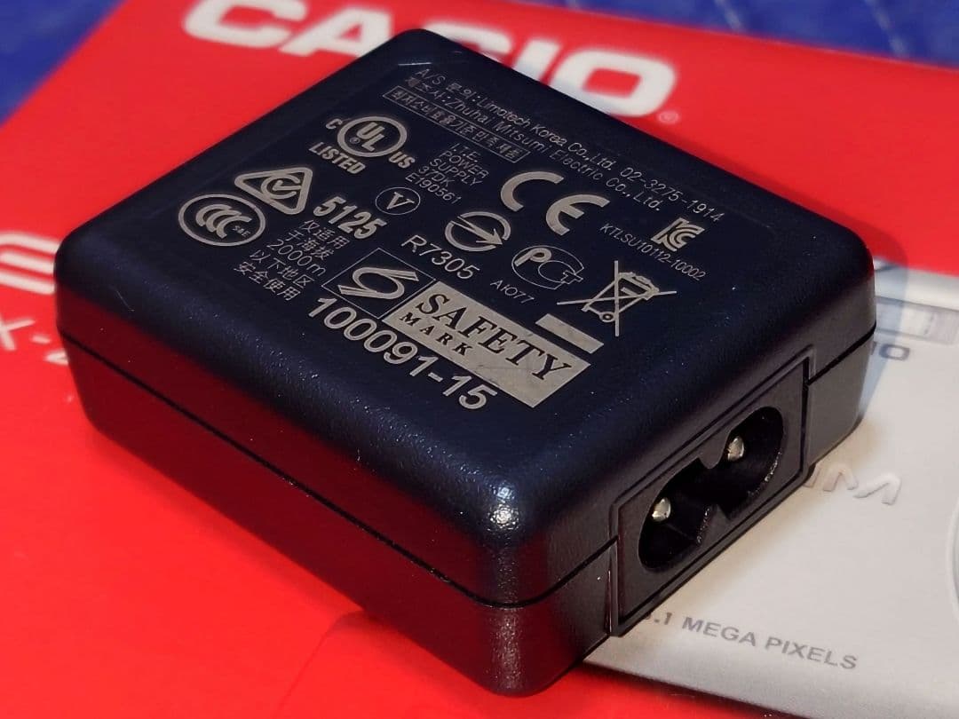 CASIO EXILIM EX-ZS25 シルバー SDカード4G付き