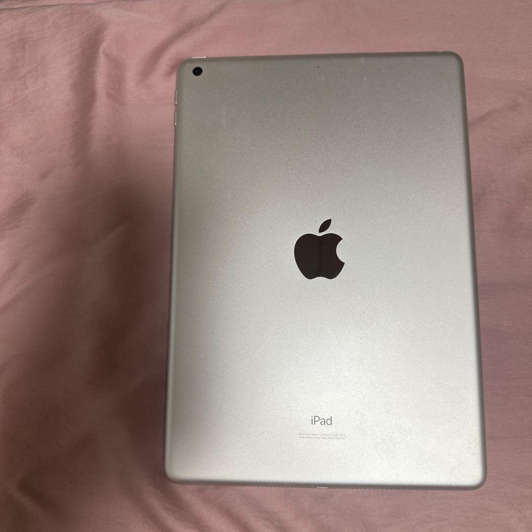 iPad第8世代 本体32GB送料込