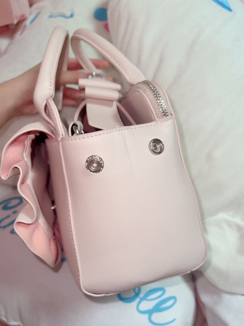 。Eternity love mellfy bag