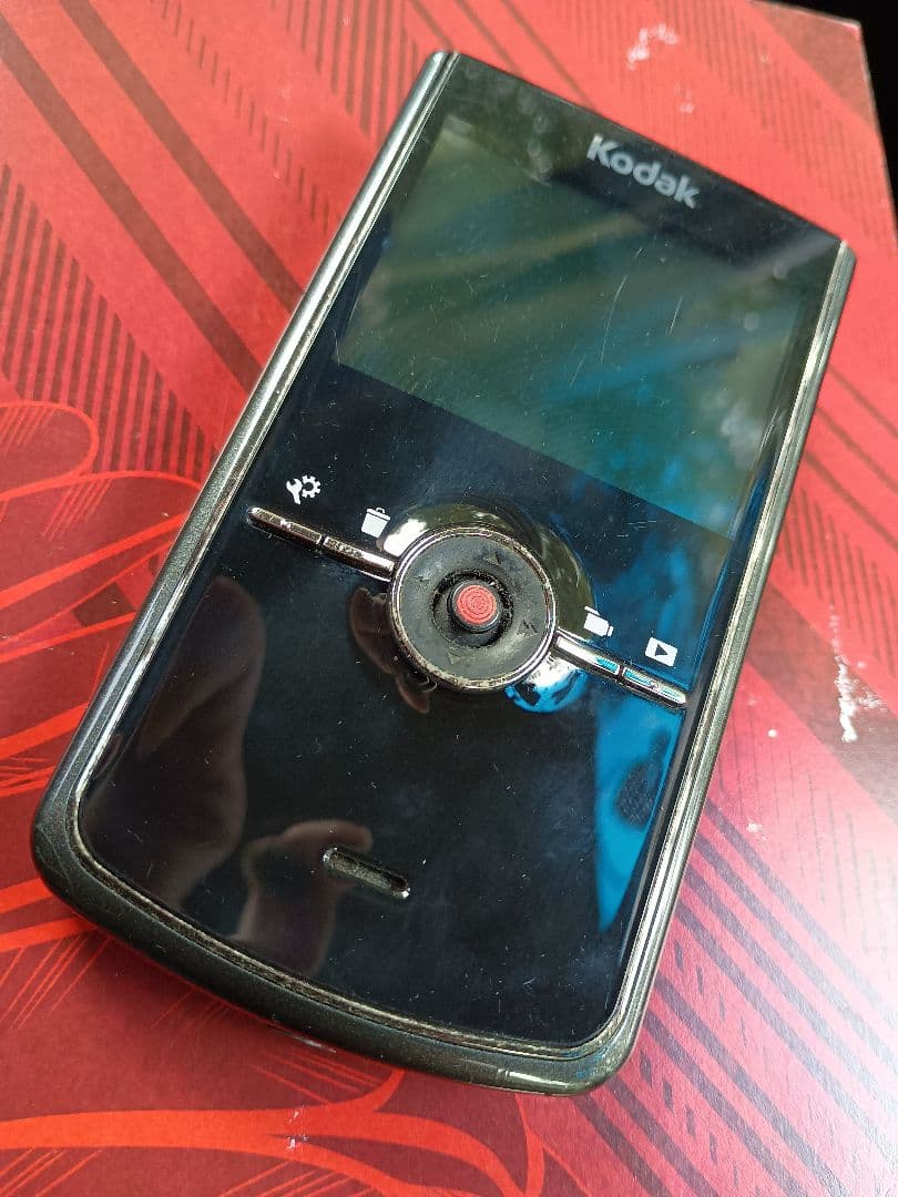 Kodak Zi8 ビデオカメラ 本体 動作確認済み　コダック