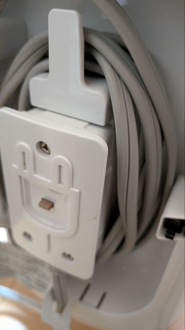 デロンギ 　ワンシーズンのみ使用　オイルヒーター 【RHJ75V0915-PK】