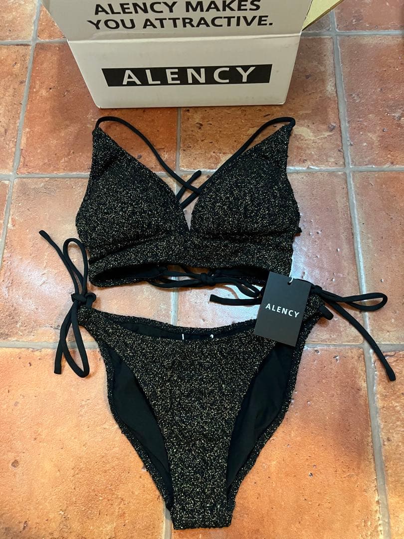 (新品タグ付き)ALENCYラメニットビキニ