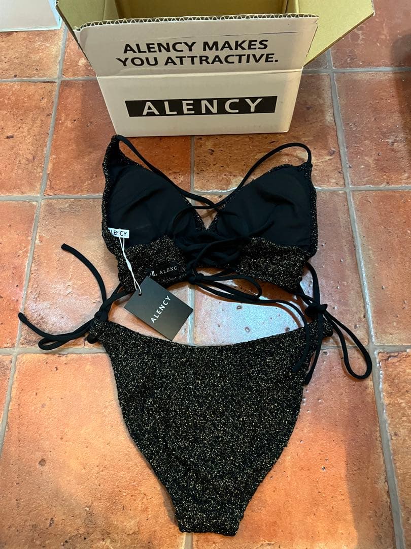 (新品タグ付き)ALENCYラメニットビキニ