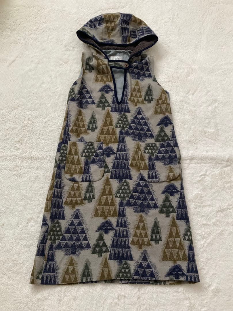 サリースコット　フード付き　ウール　ワンピース