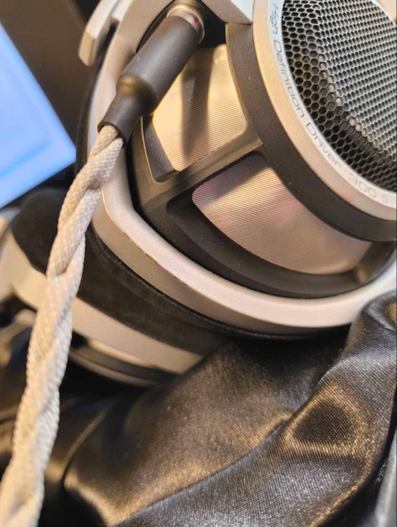 ゼンハイザーSennheiser HD800ヘッドホン　美品