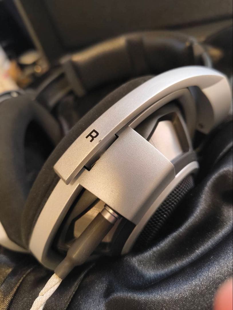 ゼンハイザーSennheiser HD800ヘッドホン　美品