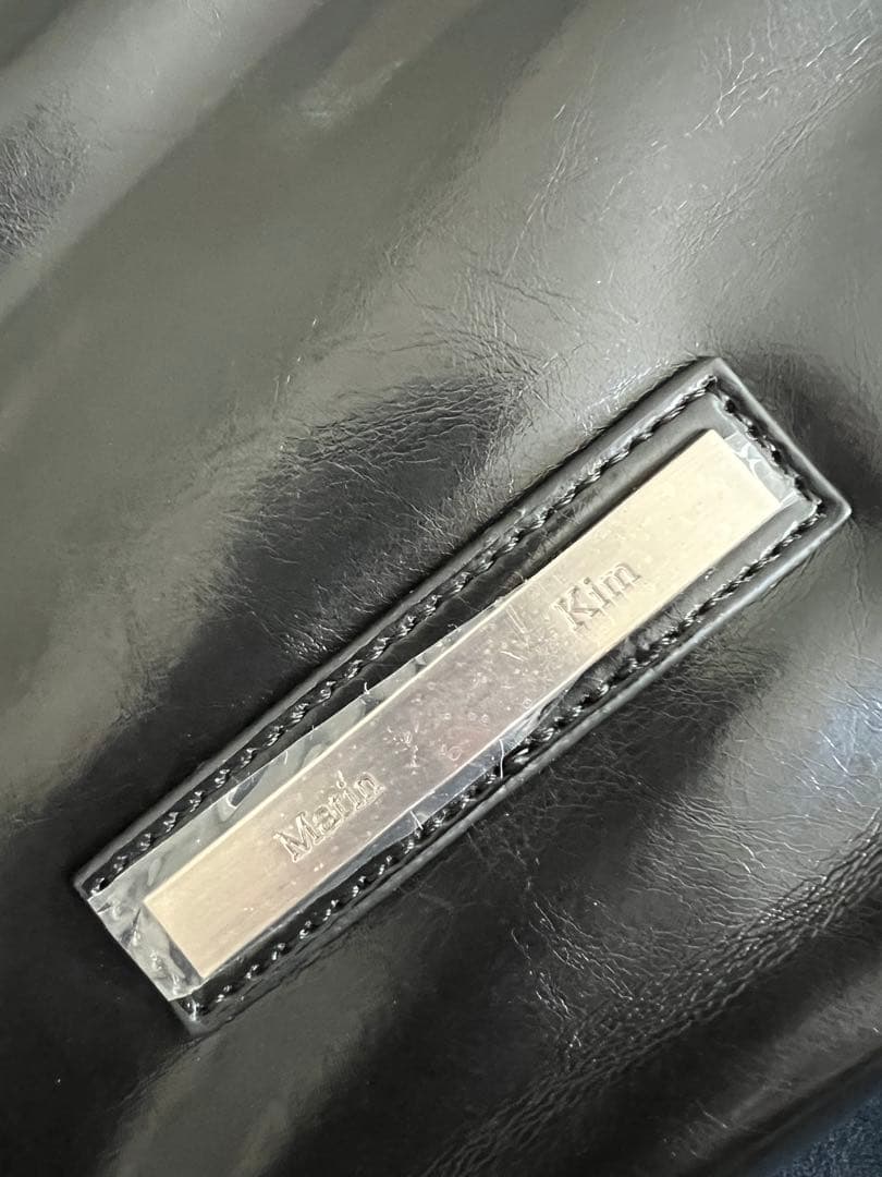 Matin Kim ブラック ショルダーバッグ