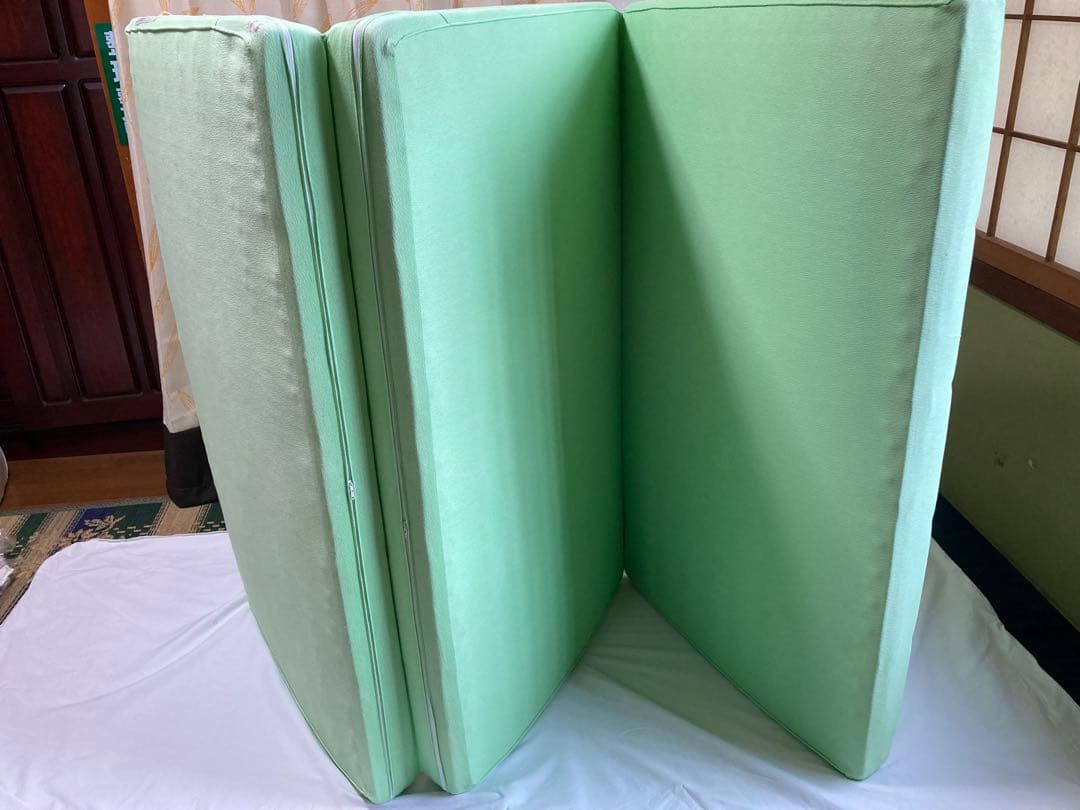 お値下げ中！　ヘルスウェーブ　すややか　マットレス　布団　専用シーツ2枚付き