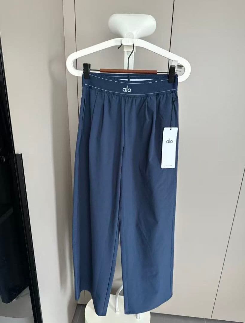 新品 alo Yoga ヨガパンツ Sサイズ ブルー