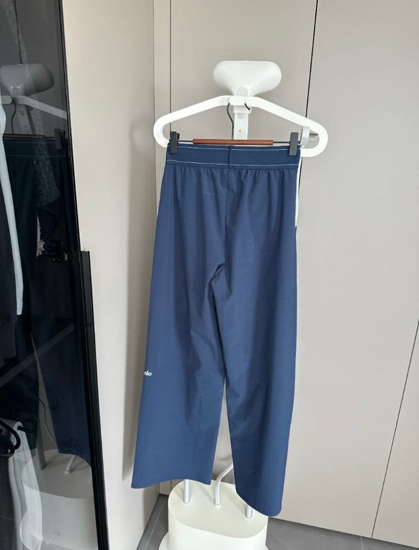 新品 alo Yoga ヨガパンツ Sサイズ ブルー