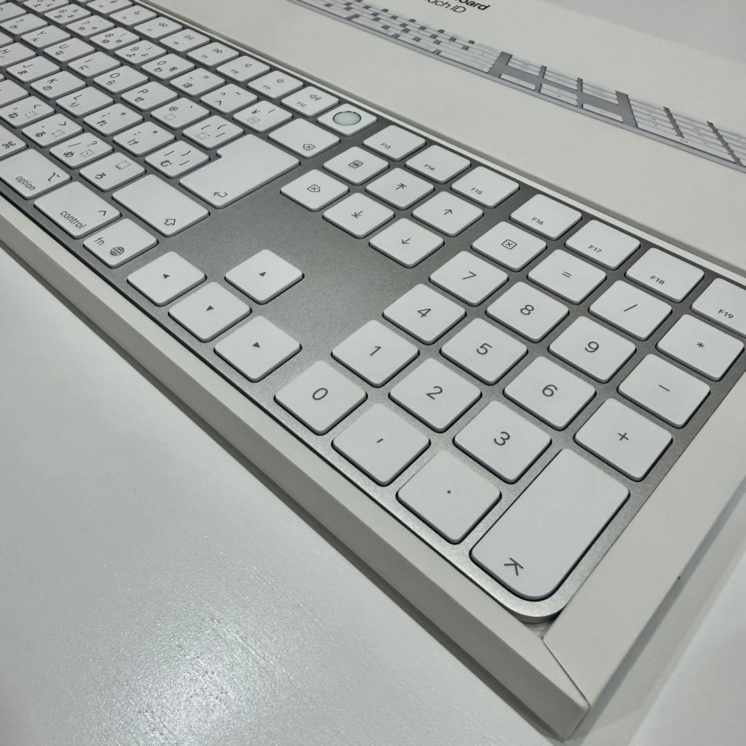 Apple Touch ID Magic Keyboard テンキー付き　日本語