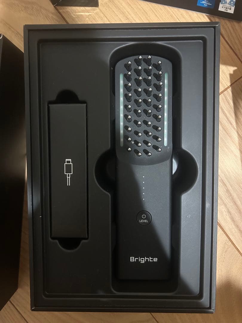 Brighte ELEKIBRUSH 美顔器　専用化粧水付き