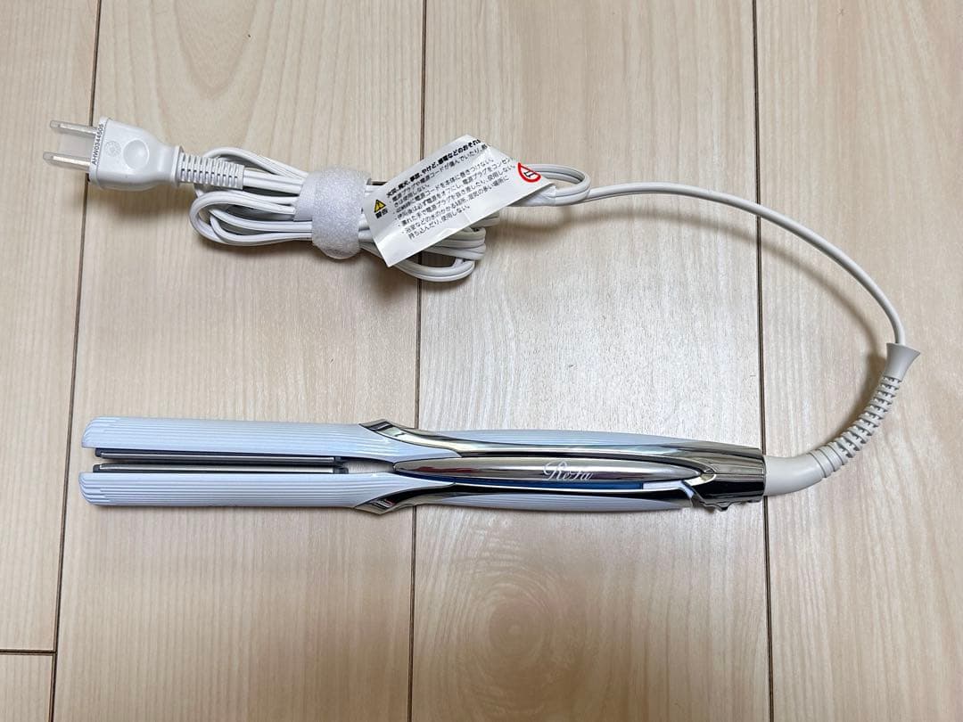 ReFa リファストレートヘアアイロン1度のみ使用