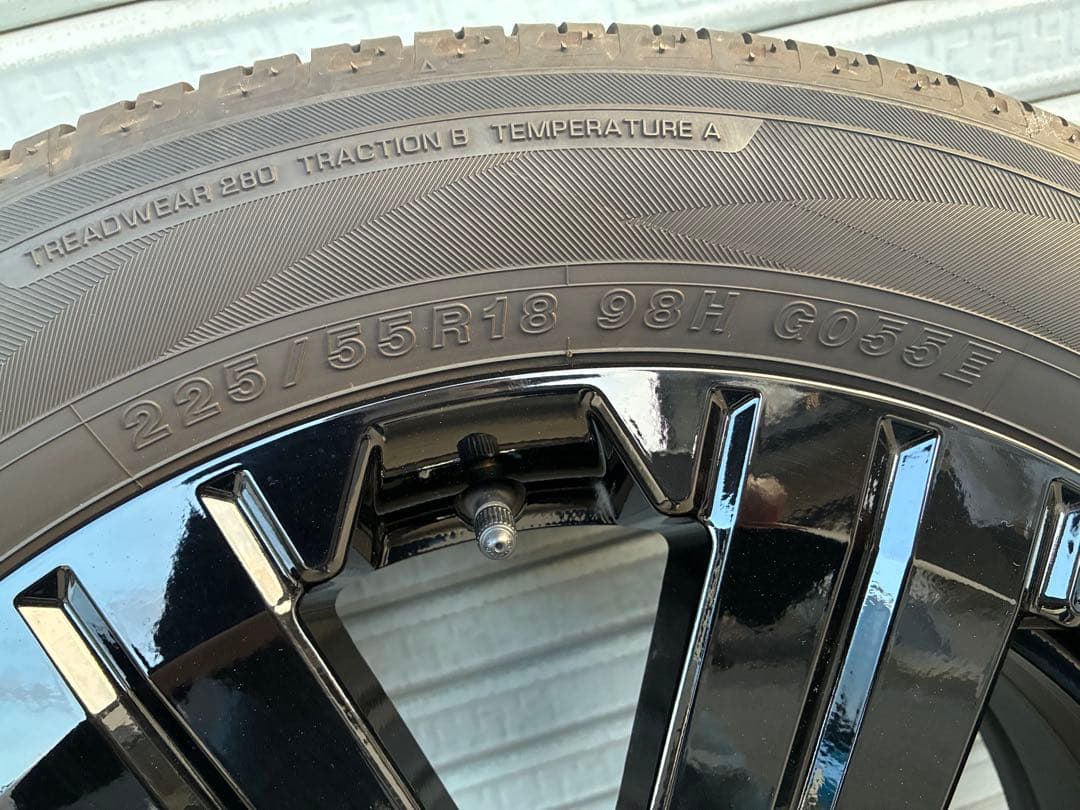 デリカD:5 シャモニー タイヤホイール4本セット 新車外し