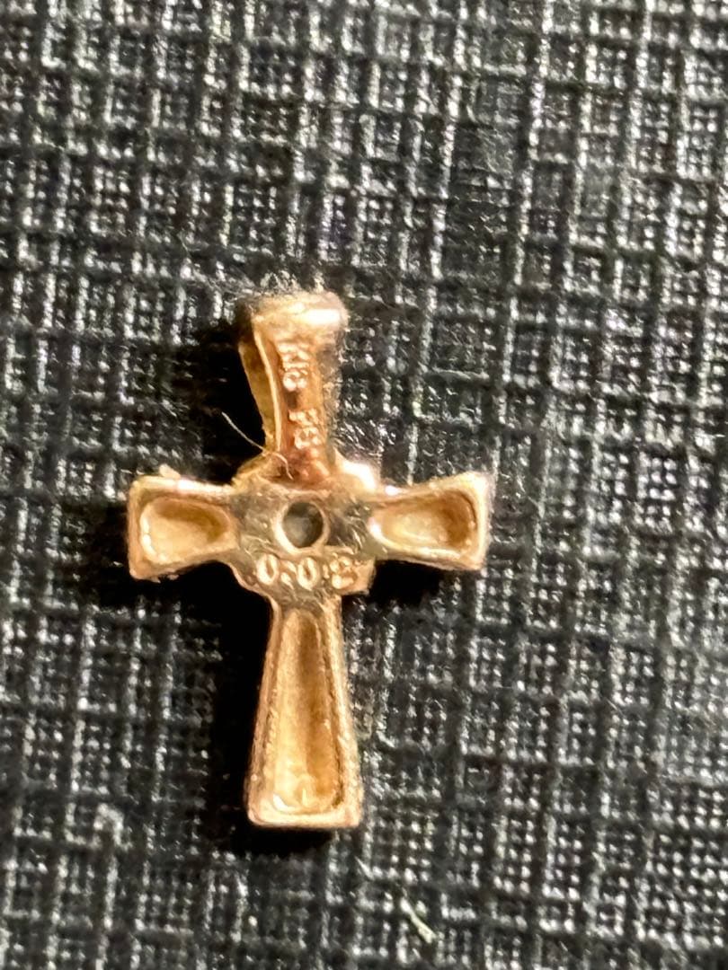 金属製十字架チャーム 18Kゴールドダイヤモンド