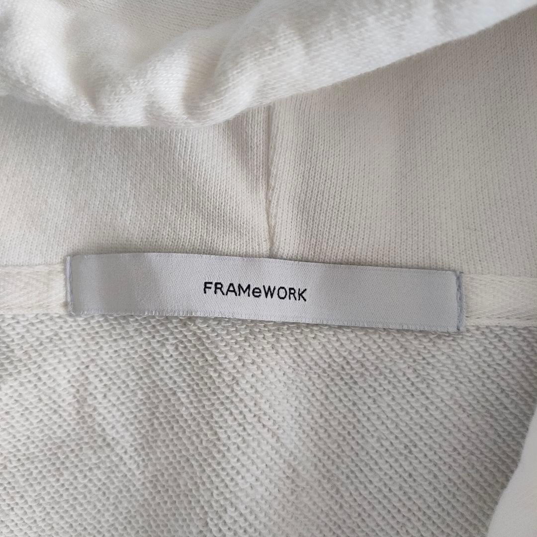 フレームワーク プリントZIPパーカー ロゴ フード