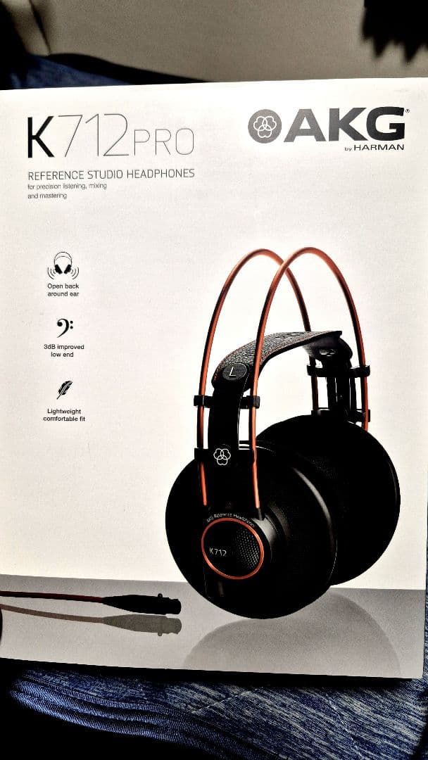 AKG K712PRO + 替えのイヤーパッド