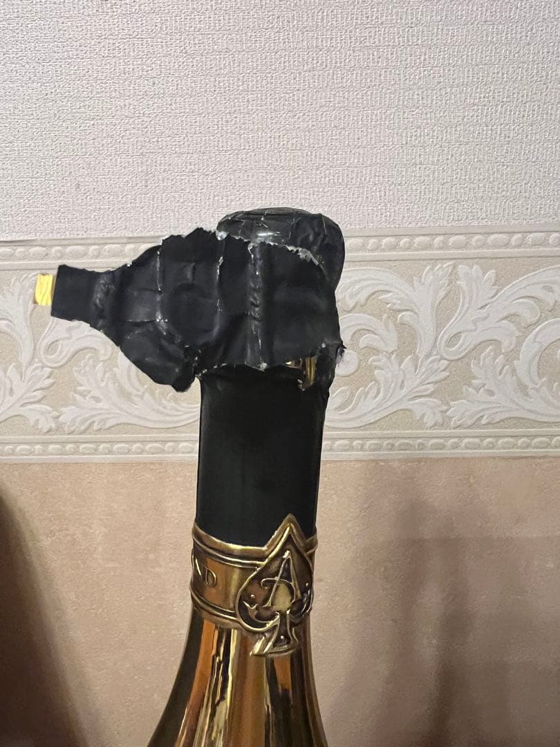 アルマンド　Armand de Brignac Brut Gold シャンパン