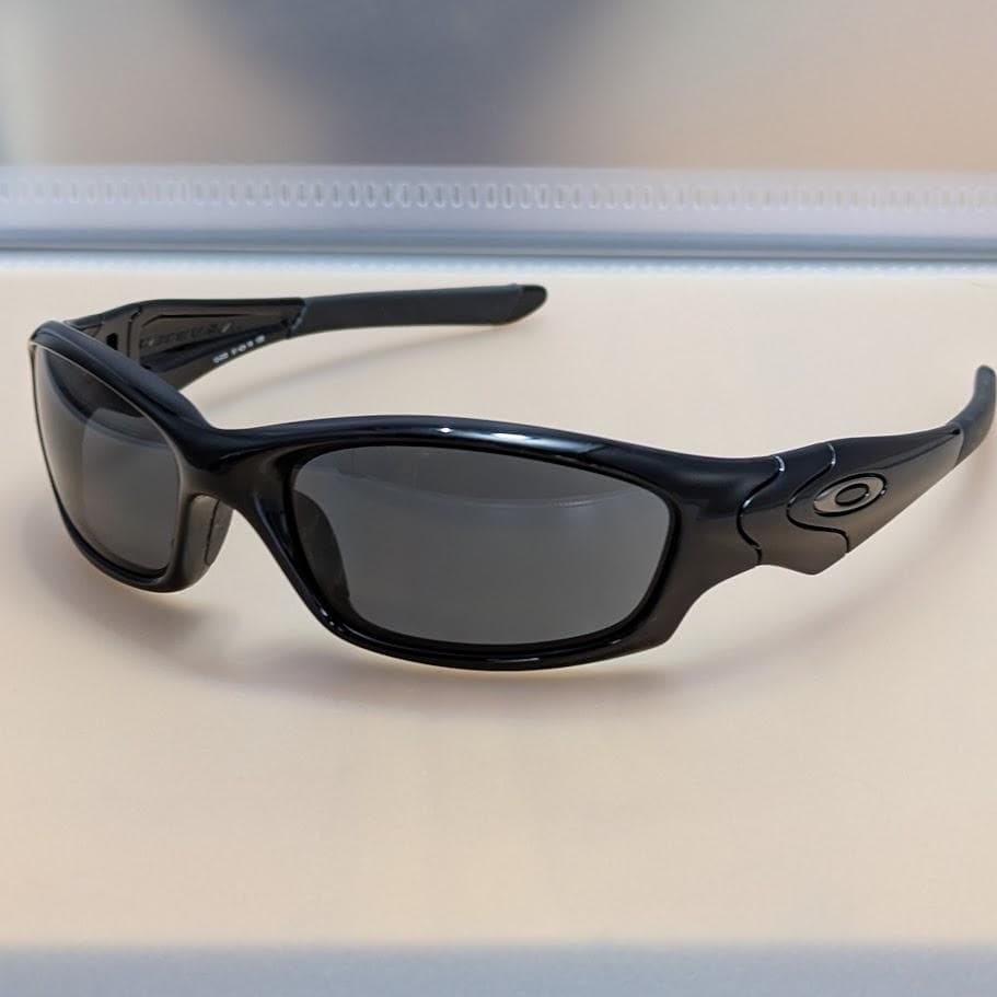 小物 OAKLEY Straight jacket