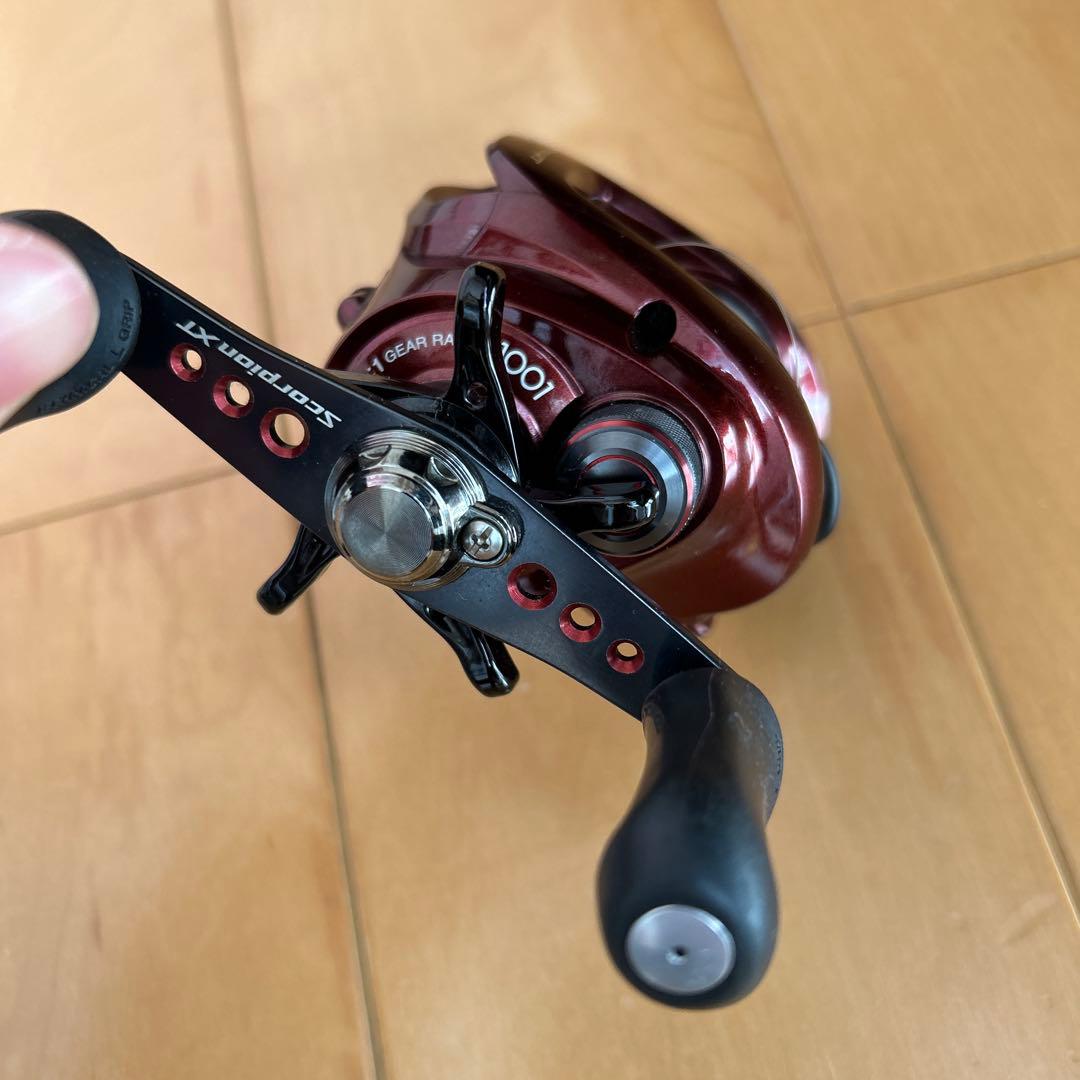 スコーピオンXT 1001 リール SHIMANO 釣り　バス釣り