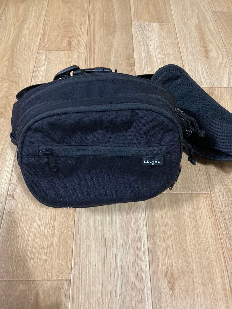 Hugoo ハグー ヒップシート (ブラック×ミルクティベージュ)