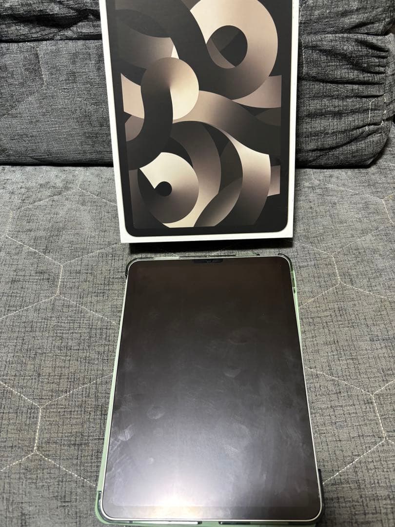 iPad Air(第5世代)10.9インチWi-Fiモデル　64GBスターライト