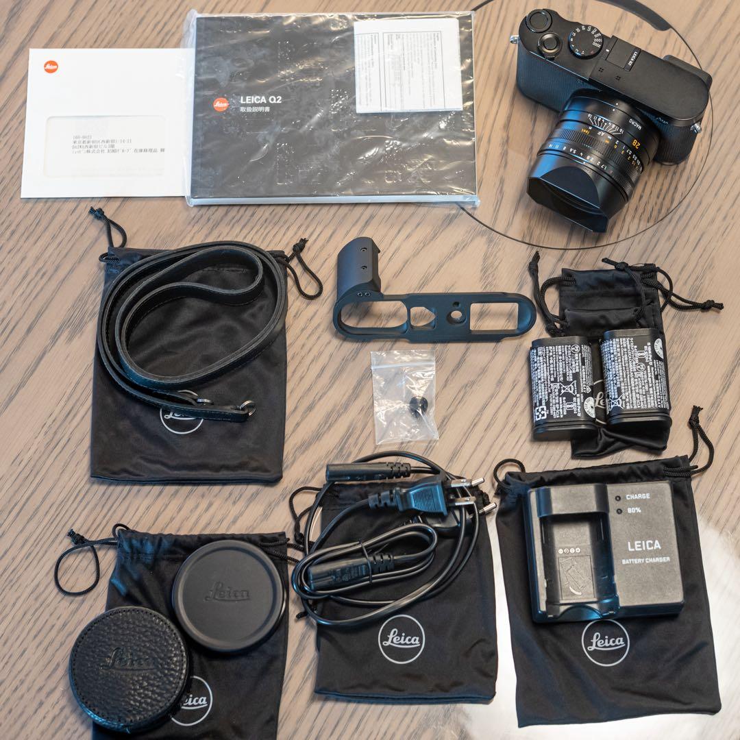 Leica Q2 ライカ　予備バッテリー・グリップ付き