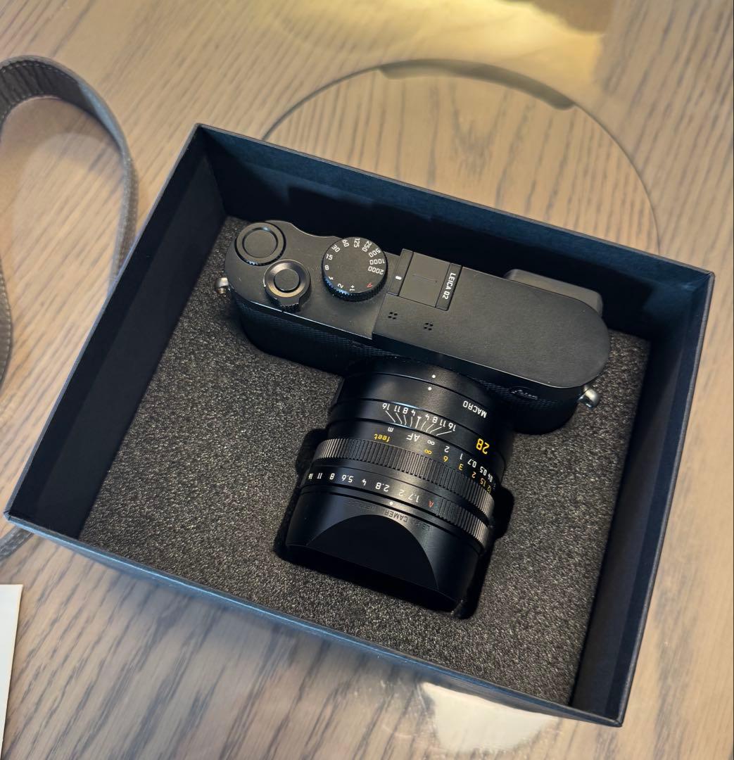 Leica Q2 ライカ　予備バッテリー・グリップ付き