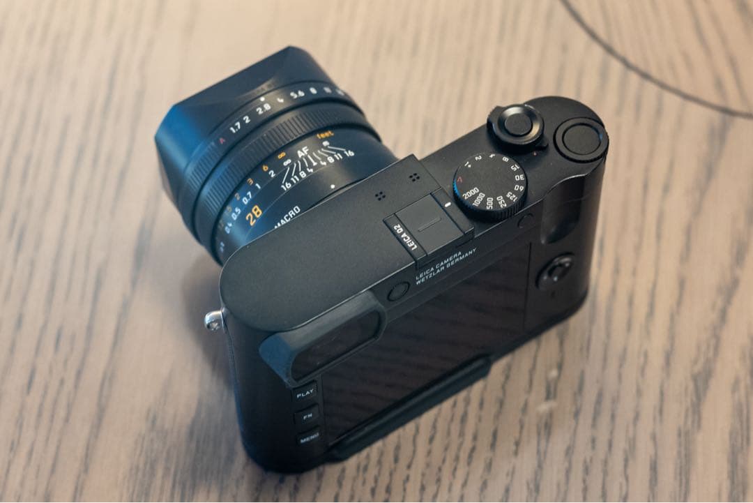Leica Q2 ライカ　予備バッテリー・グリップ付き
