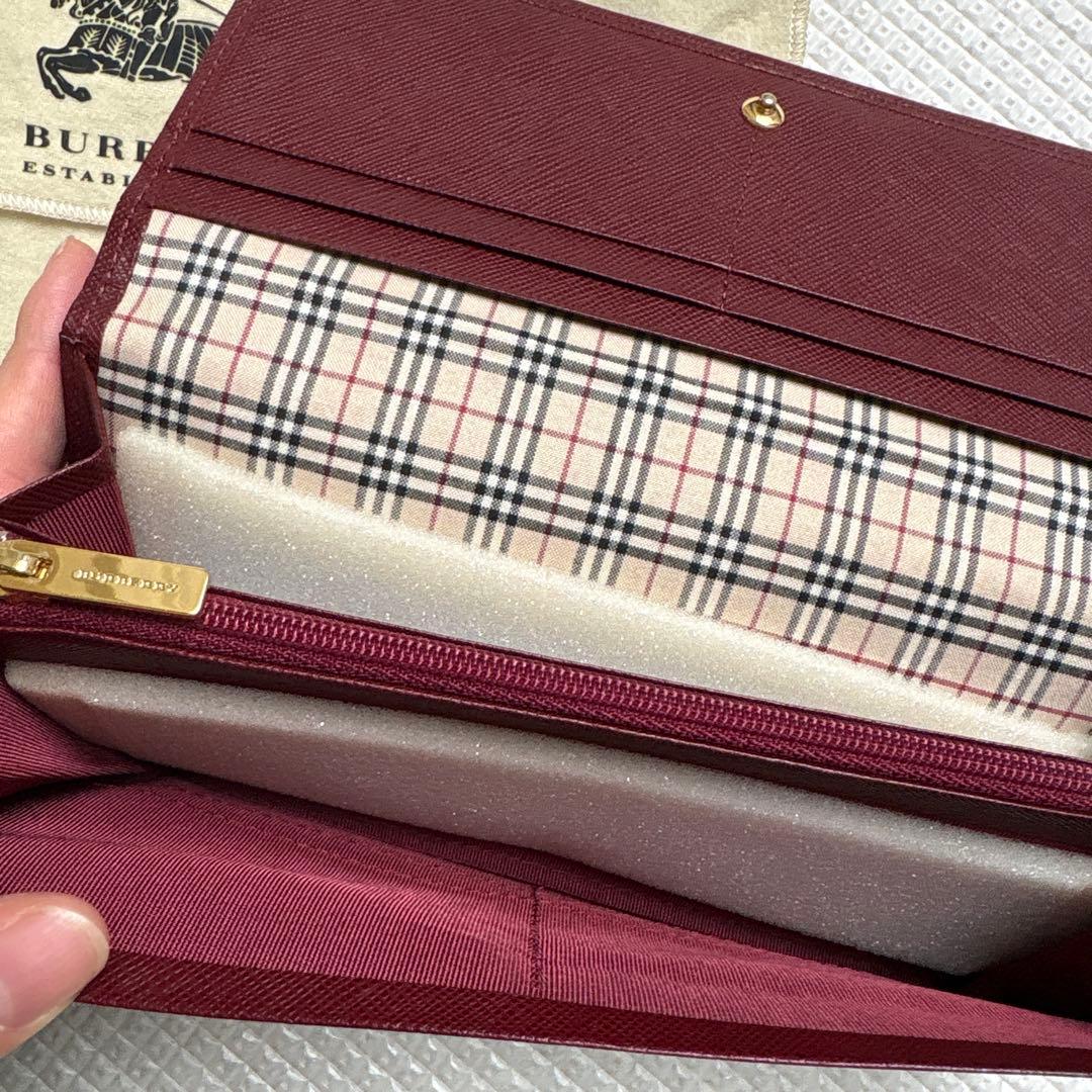 Burberry バーガンディ 長財布